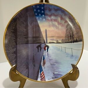 Franklin Mint "Remember Them Always" Vietnam Veterans Memorial Plate Troutman